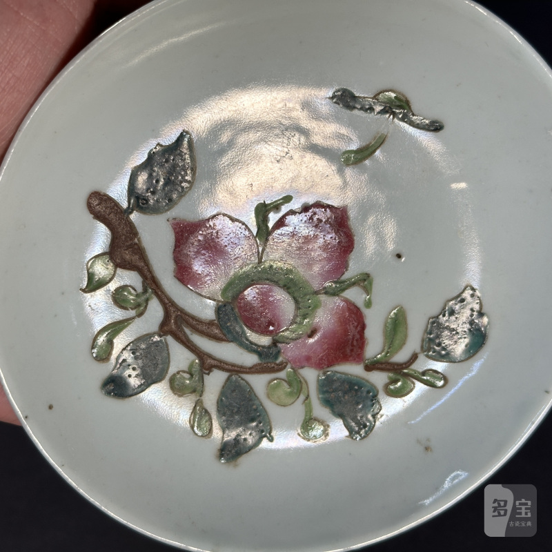 民国 粉彩花卉草虫纹盘一对 - 图12